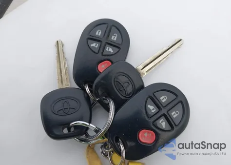 2011 Toyota Sienna Le V6 z USA, uszkodzony, nr VIN 5TDKK3DC1BS141328